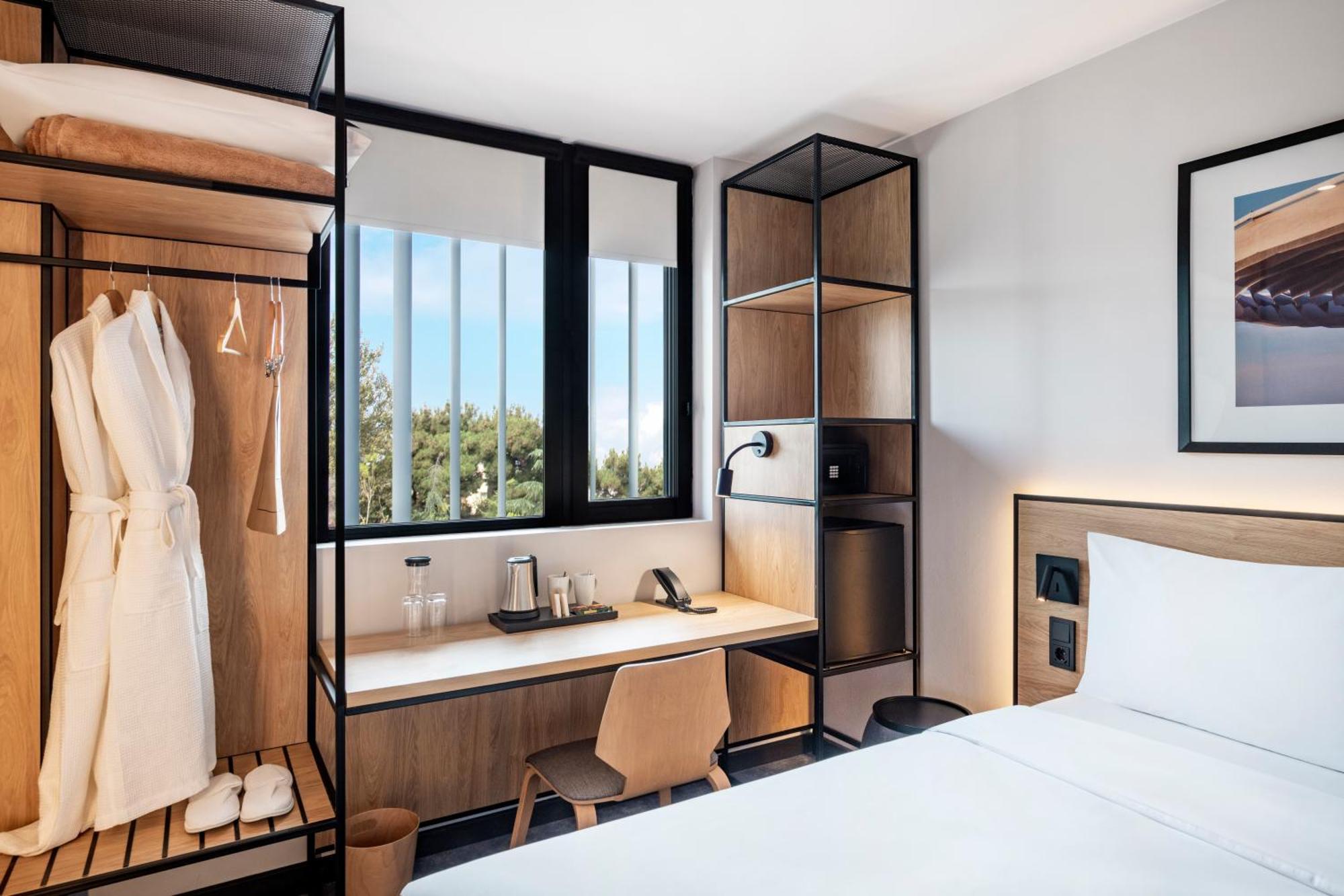 Hotel Ibis Airport