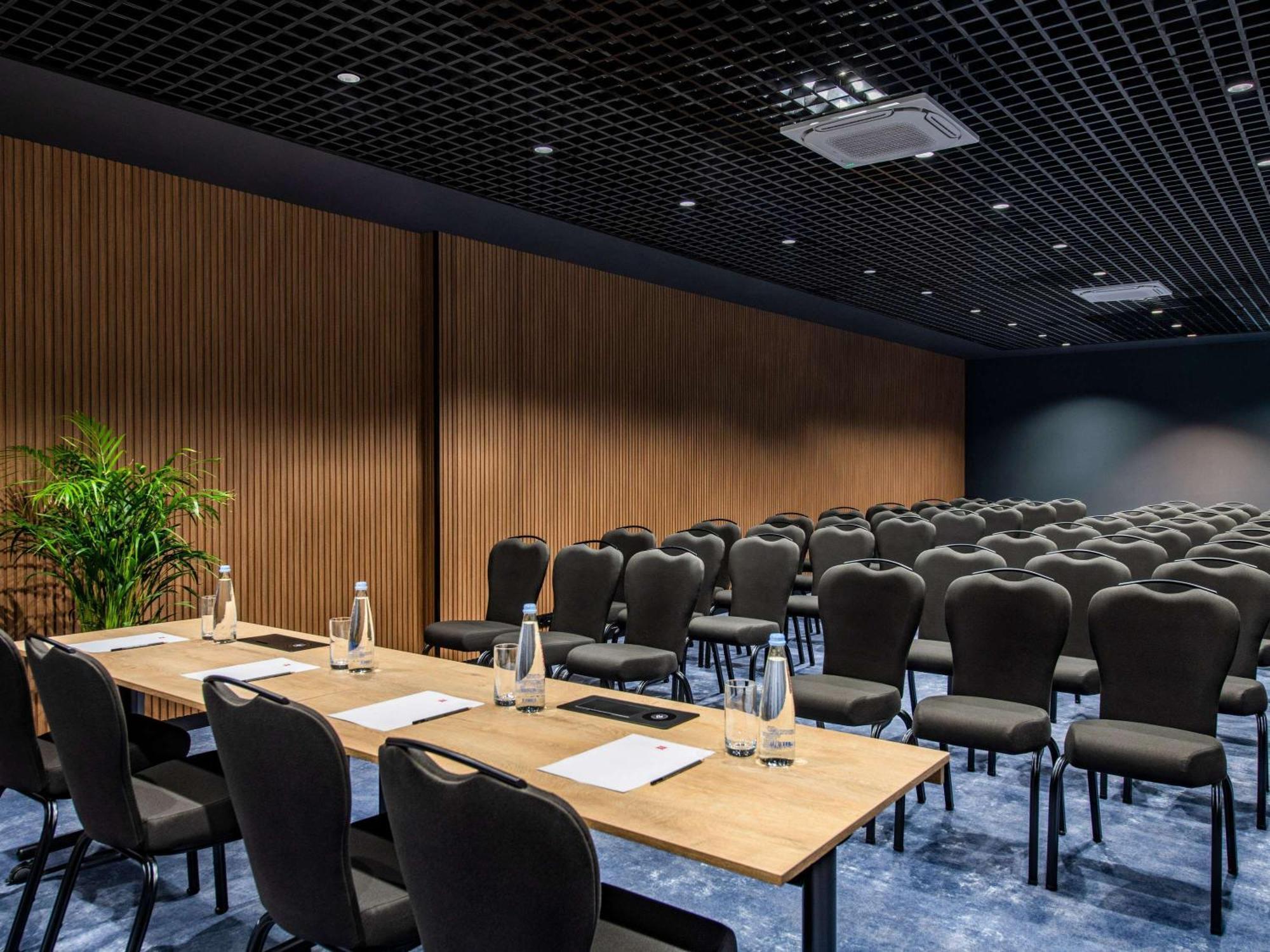 Ibis Airport Hotel