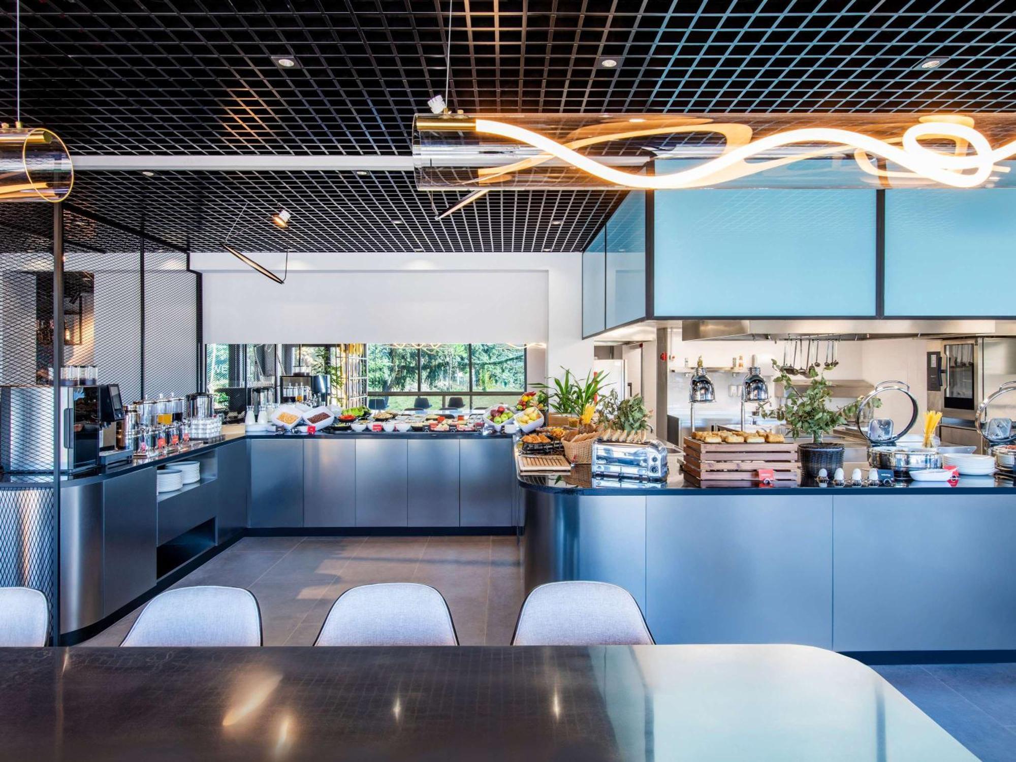 Ibis Airport Hotel